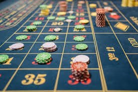 Tampilan antarmuka paitoangka menampilkan opsi hiburan sports dan casino secara jelas di layar